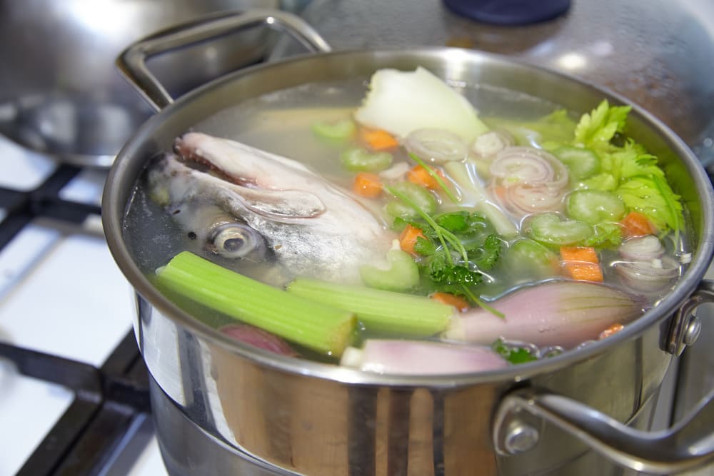 caldo de pescado