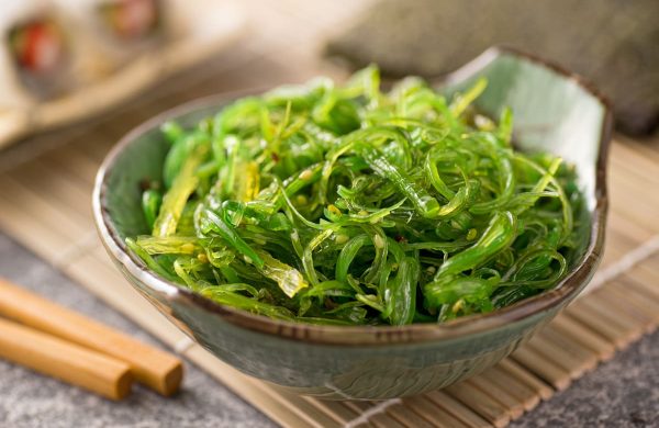 propiedades alga wakame