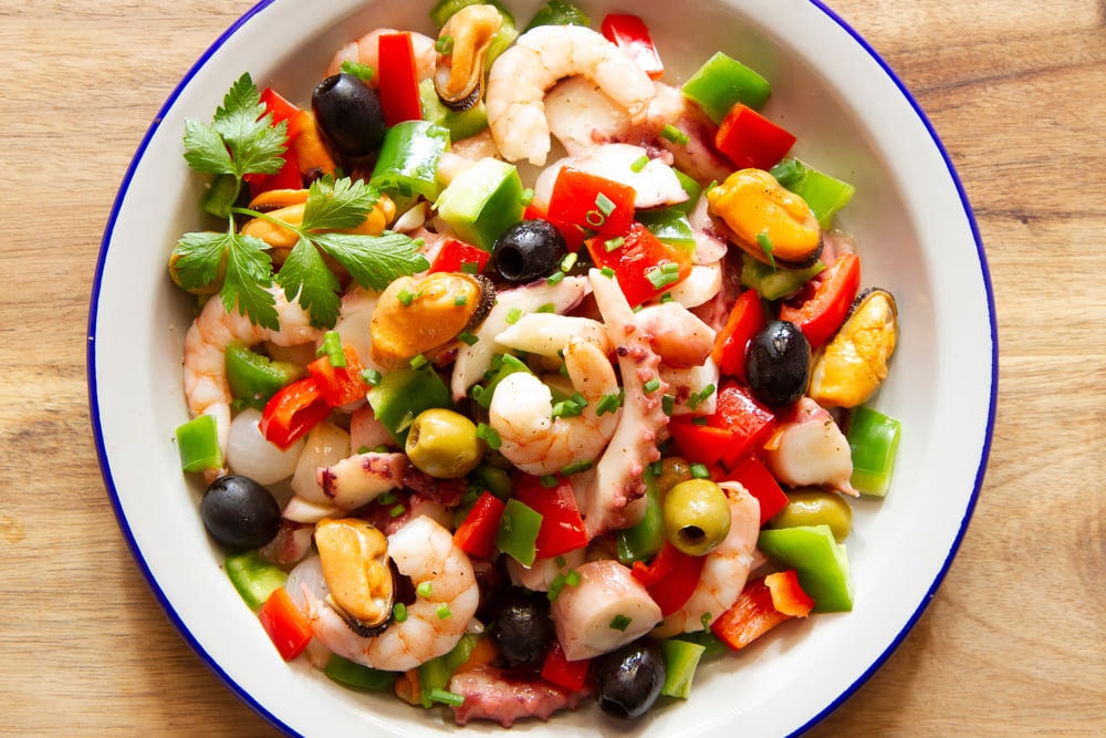 ensalada de verano con marisco