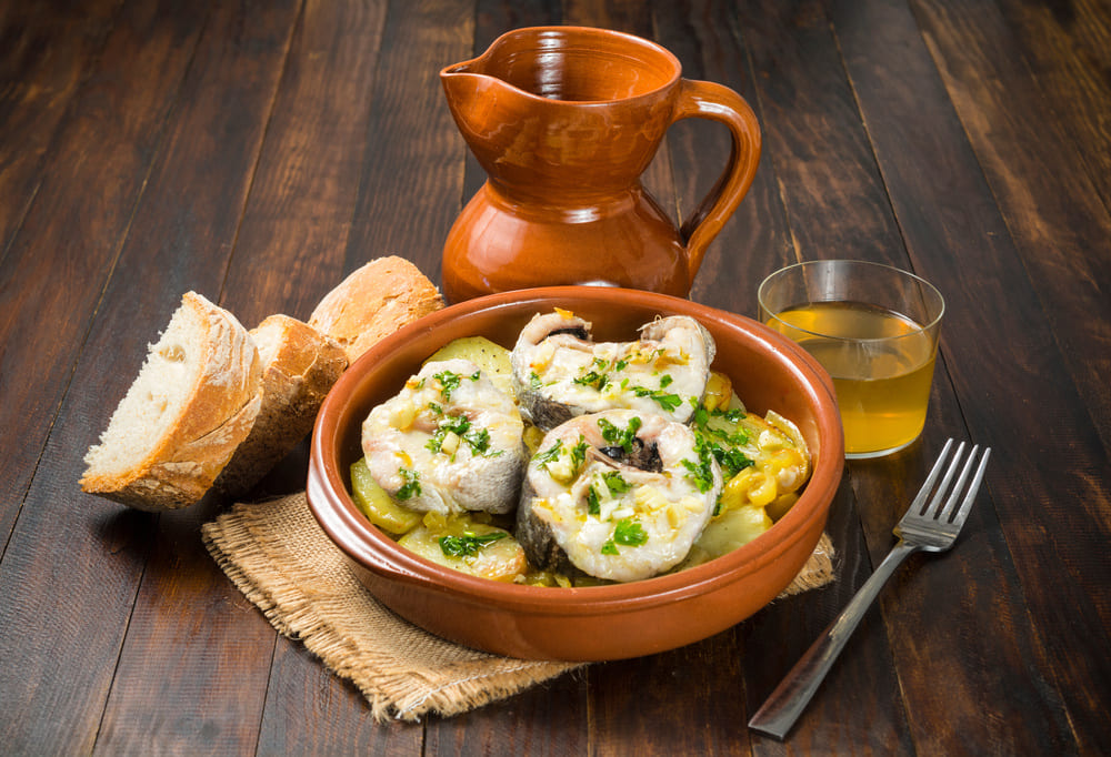 merluza al horno con patatas