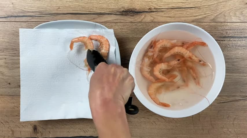 enfriar y escurrir las gambas